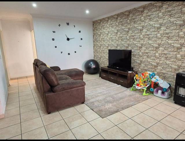 2 BEDROOM TOWNHOUSE FOR SALE IN ALBERTON NORTH